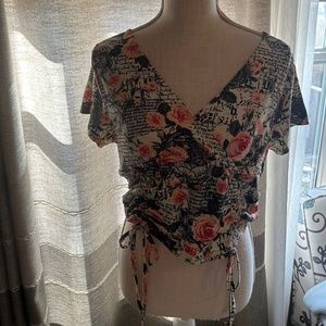 Floral top, Brand New!!
